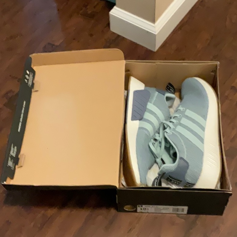 Adidas Women NMD R2